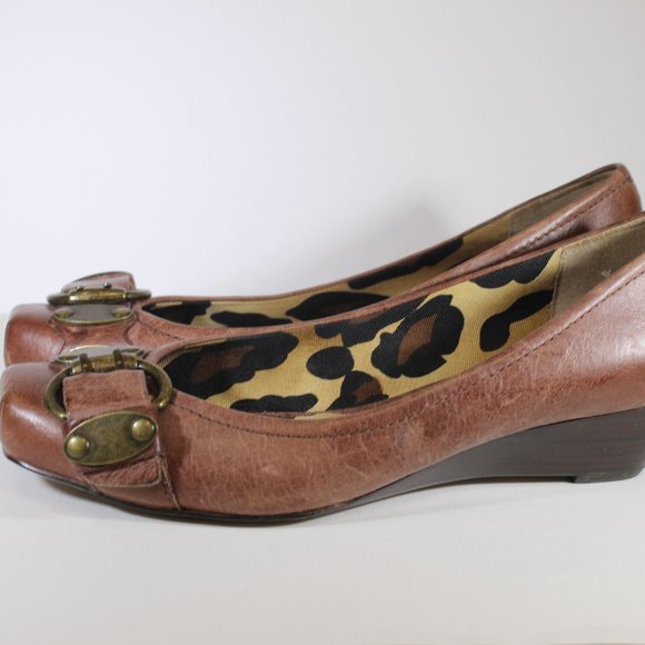JESSICA SIMPSON Brown Distressed Leather Wedge 7 - Picture 5 of 9